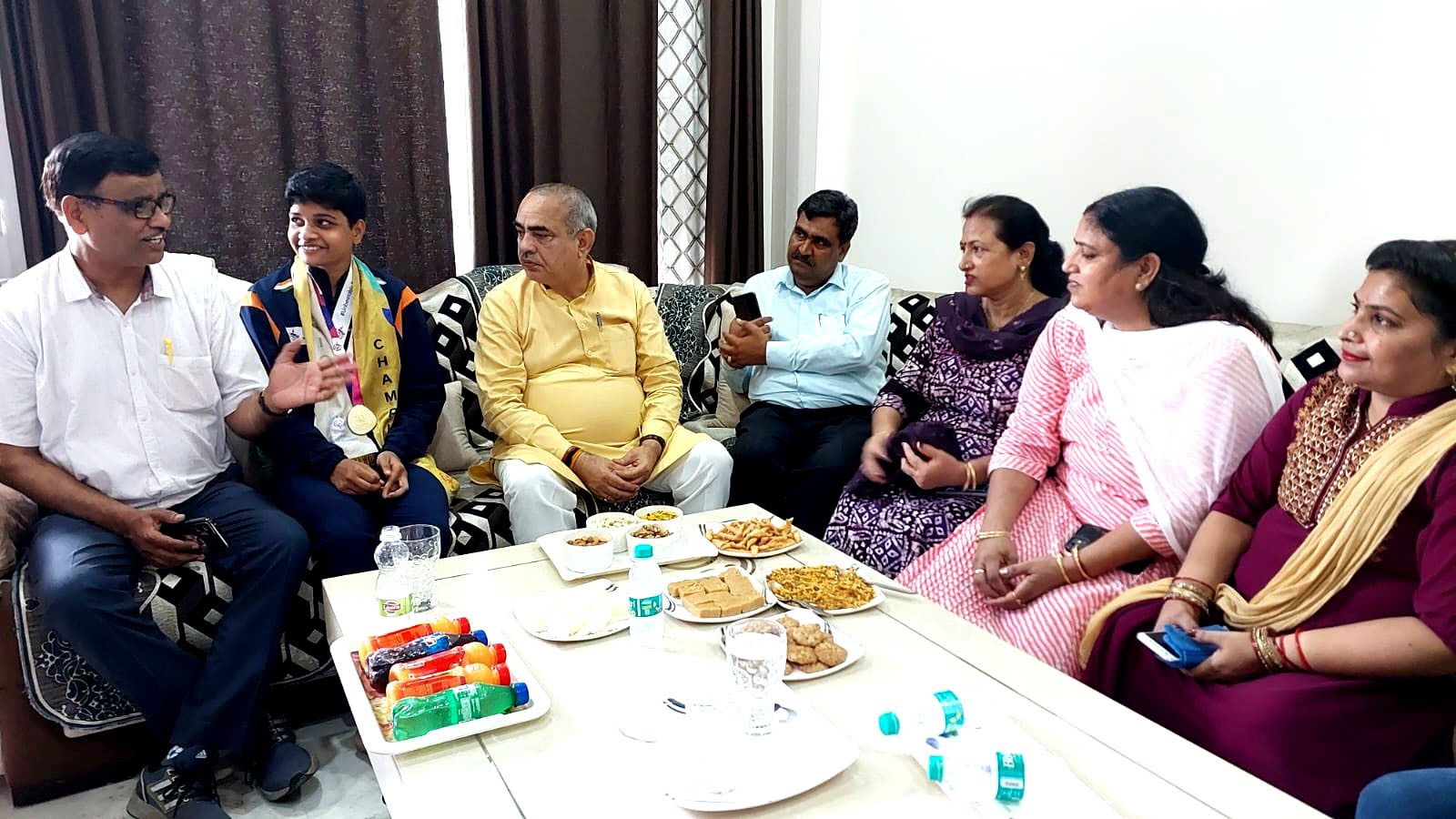 कैबिनेट मंत्री मूलचंद शर्मा ने बेटी आंचल को गोल्ड मेडल जीतने पर दी बधाई और शुभकामनाएं