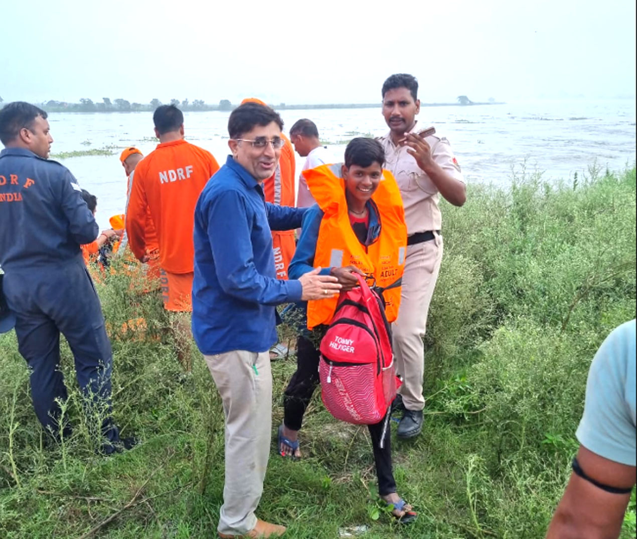 मण्डलायुक्त विकास यादव ने यमुना में बढ़ते जलस्तर व भारी बरसात को लेकर मंडल के उपायुक्तों के साथ की मंत्रणा बैठक