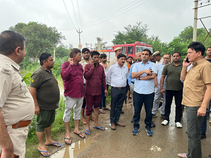 More than 2.5 thousand people rescued in one night due to rise in water level in Yamuna area: DC Vikram Singh