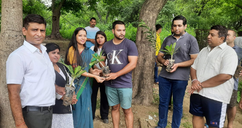 प्रत्येक व्यक्ति हर वर्ष एक पेड़ जरुर लगाए, परिवार के सदस्य की तरह करे देखभाल: सीजेएम सुकृति गोयल