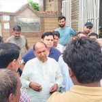 बाढ़ के पानी में उतरकर विधायक नरेंद्र गुप्ता ने लिया जायजा