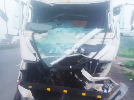 श्रद्धालुओं की बस का एक्सीडेंट:कैंटर ने टक्कर मारी; दिल्ली-उत्तराखंड के 2 लोगों की मौत, 10 घायल; मथुरा-जा रहे थे वृंदावन 