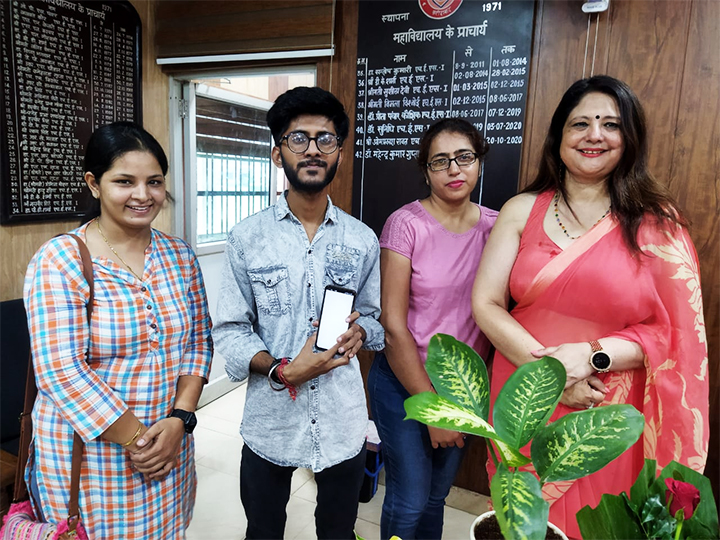 नेहरू कॉलेज के छात्र ने अमेजन पर लॉन्च की ब्लॉक चेन डिजिटल बुक