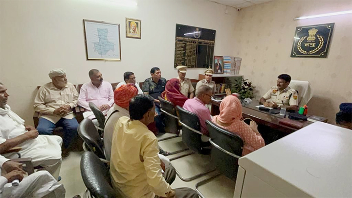 हरियाणा उदय प्रोग्राम के तहत वीडियो वेन के माध्यम से लोगों को नशे, महिला विरुद्ध अपराध, साइबर फ्रॉड के प्रति डीसीपी बल्लभगढ़ श्री राजेश दुग्गल की मौजूदगी में किया जागरूक