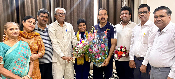 स्पेशल ओलम्पिक वर्ल्ड गेम्स मे गोल्ड जीतने पर ब्लॉक डी सेक्टर 10 के निवासियो ने दी बधाई