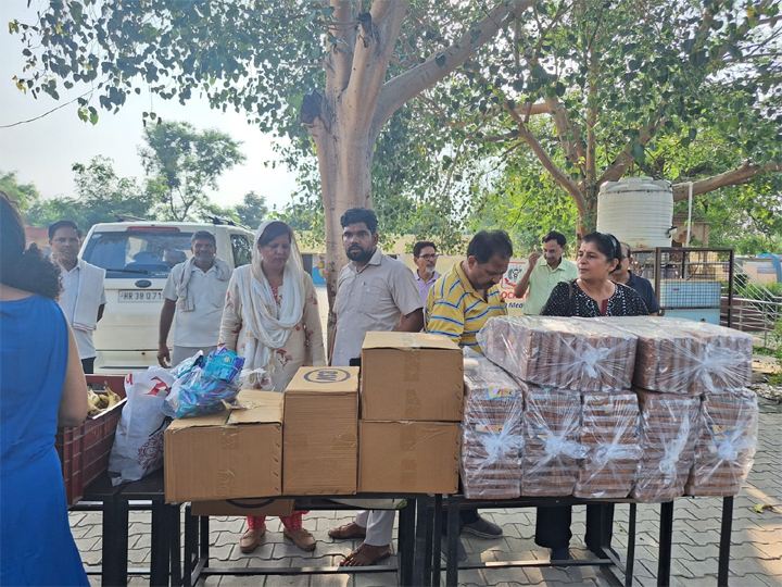 IMA (इंडियन मेडिकल एसोसिएशन ) फरीदाबाद ने बाड़ पीड़ितों के लिए खाद्य सामग्री और हाइजीन संबंधित जरुरत का सामान पहुंचाया