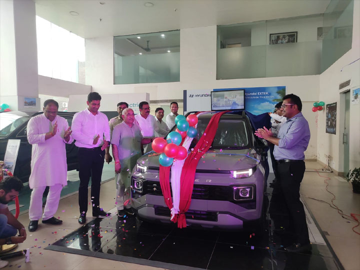 Triumph Hyundai Faridabad में हुंडई की माइक्रोसन एक्स्ट्र कार हुई लॉन्च