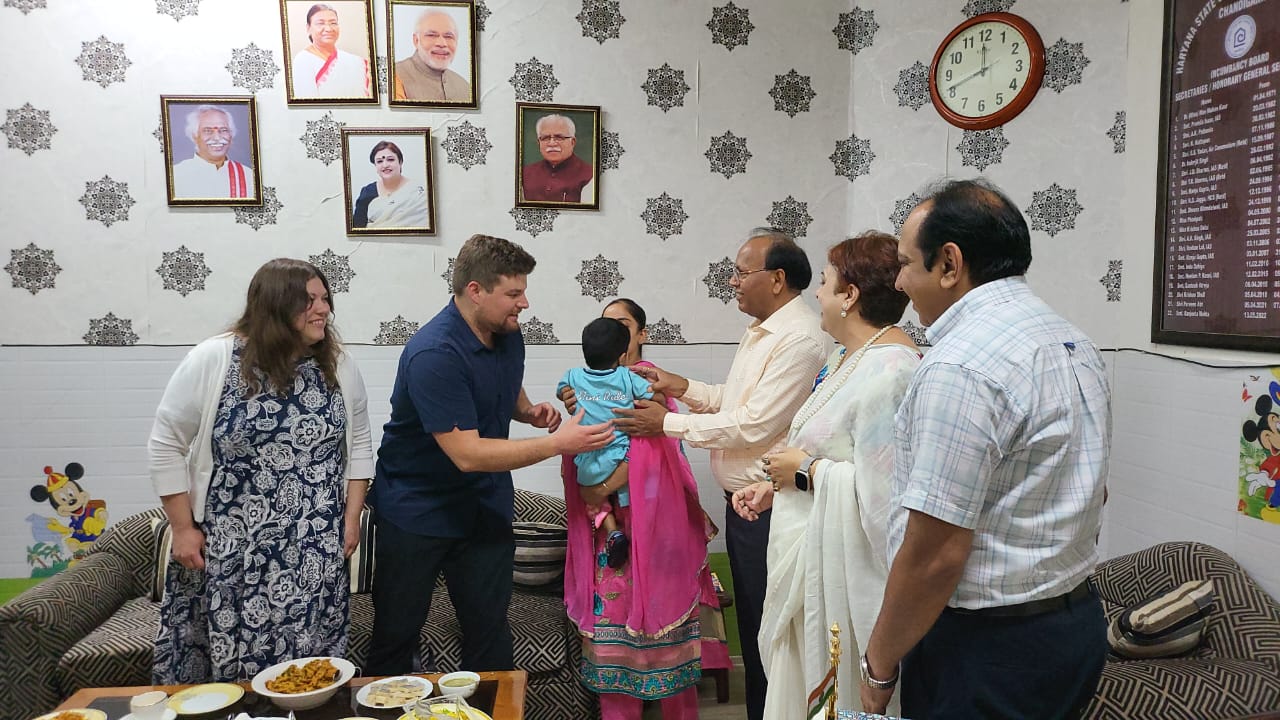 आज बेटियां किसी भी क्षेत्र में बेटों से कम नहीं, विश्व में कमा रही हैं नाम : बनवारी लाल