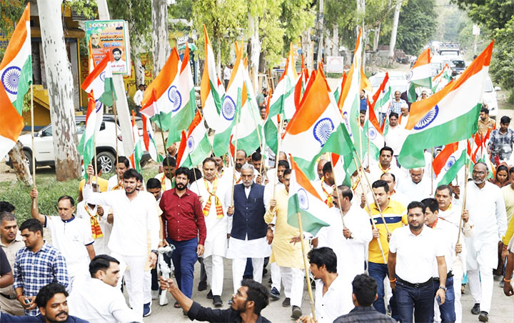 शहीदों के नाम सच्ची श्रद्धांजलि के लिए 15 अगस्त तक अपने घरों पर राष्ट्रीय ध्वज जरूर फहराए : कृष्ण पाल गुर्जर