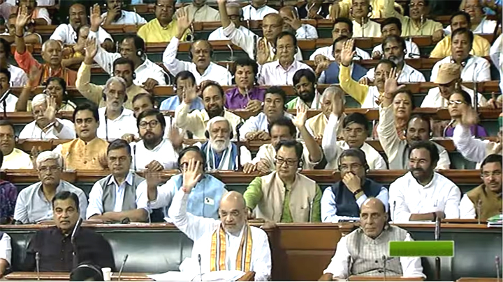 दिल्ली सर्विस बिल समेत 4 विधेयक बने कानून!