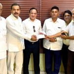 समाज सेवी वीरेंद्र शर्मा ने आरडब्लूए ब्लॉक डी2/ सेक्टर 10 को दिये, विकास कार्य के लिए 2,00,000 लाख रुपये