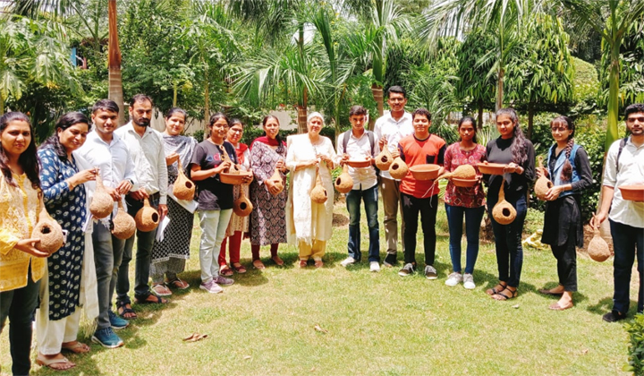 डीएवी शताब्दी महाविद्यालय द्वारा पक्षियों के आवास एवं भोजन के लिए एक पहल