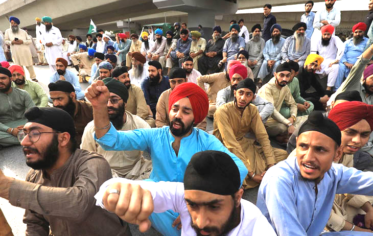 पाकिस्तान में सिखों को धमकियां, कहा- इस्लाम कबूल करो या देश छोड़कर चले जाओ