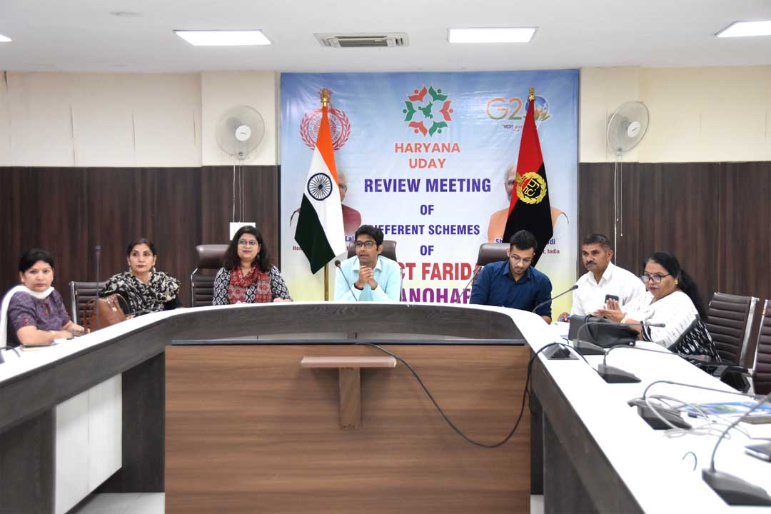 एडीसी आनन्द शर्मा ने सीएमजीजीए और शिक्षा विभाग के अधिकारियों तथा स्कूल प्रिंसिपल के साथ की समीक्षा बैठक