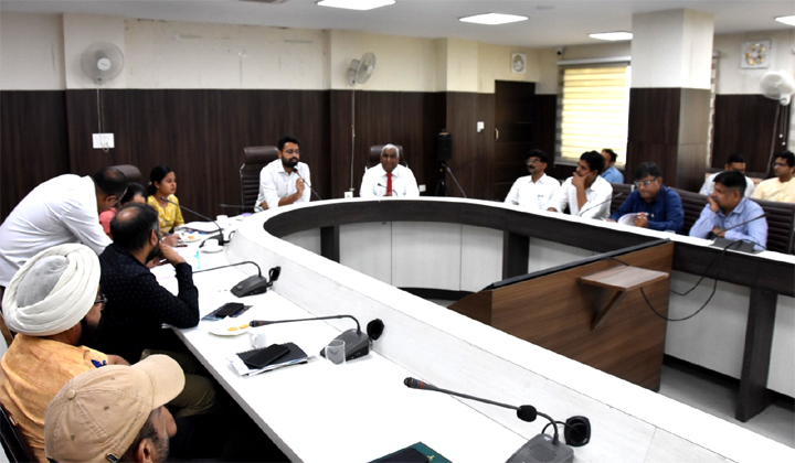 सीटीएम कम एसडीएम अमित मान ने दिए रिहर्सल में अधिकारियों को यूपीएससी परीक्षा के सफल संचालन के लिए टिप्स