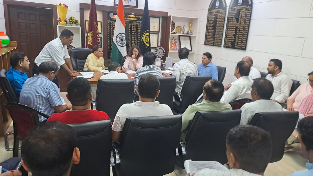 विधायक राजेश नागर ने विकास कार्यों को लेकर निगमायुक्त से की बैठक