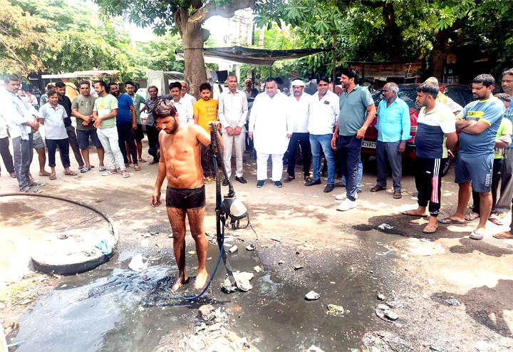 People of the area are deprived of basic facilities under BJP government: Lakhan Singla