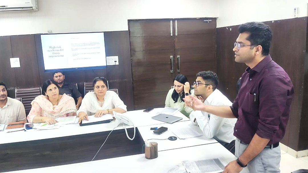 स्कूलों व स्लम एरिया में जाकर टीबी, एचआईवी और लेप्रोसी के बारे लोगों करें जागरूक : एडीसी आनन्द शर्मा