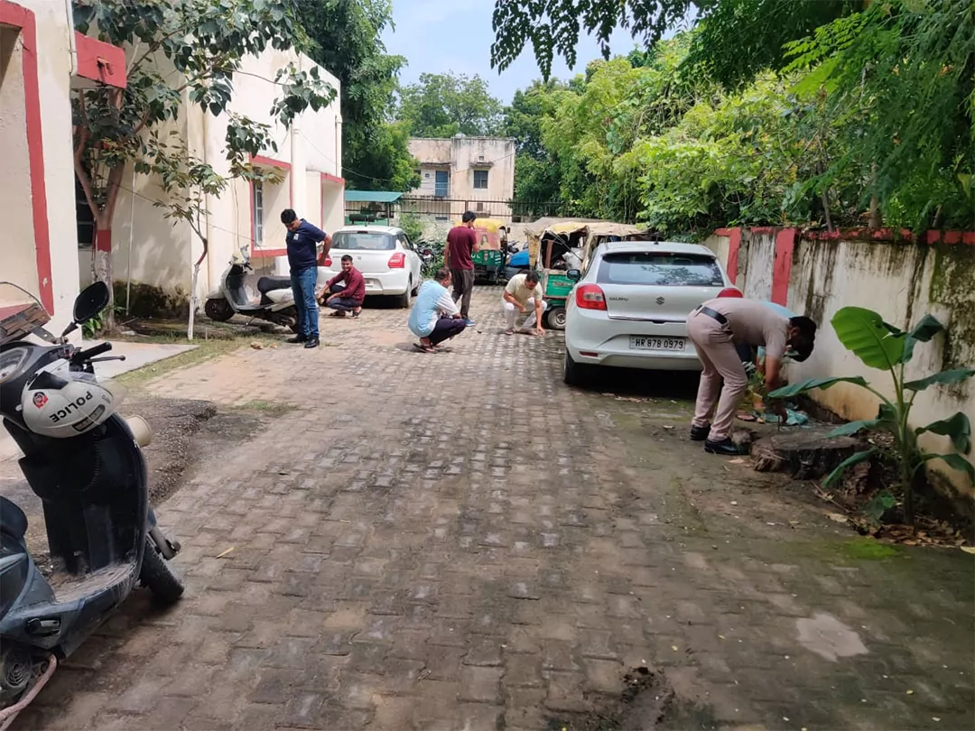 फरीदाबाद पुलिस ने चलाया सफाई अभियान, सभी कार्यालय, थाना चौकी और क्राइम ब्रांच में की गई सफाई
