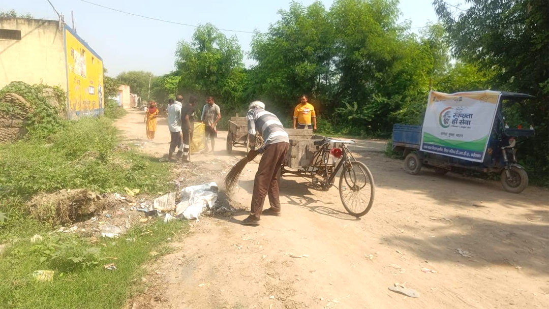 स्वच्छ भारत मिशन ग्रामीण के तहत किया गया स्वच्छता अभियान का कार्यक्रम : डीसी विक्रम सिंह
