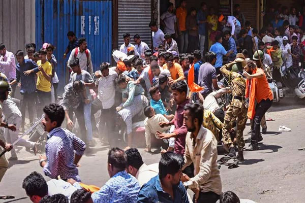 सोशल मीडिया पर छत्रपति शिवाजी के खिलाफ पोस्ट, हिंसा भड़की, महाराष्ट्र में पथराव-आगजनी, 2 की मौत
