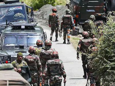 कश्मीर में 2 एनकाउंटर, 2 आतंकी ढेर, 2 जवान शहीद