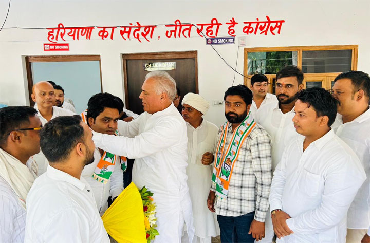 भाजपा सरकार झूठे प्रलोभन देकर अपना काम निकलवा कर लोगों को गुमराह करती है : करण सिंह दलाल