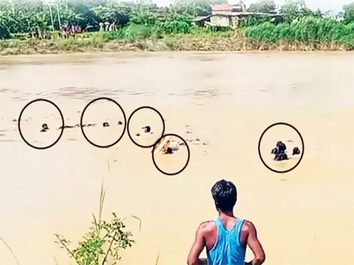 बागमती नदी में 12 जिंदगियां डूबी, लोग चिल्लाते रहे-बच्चों को बचा लो