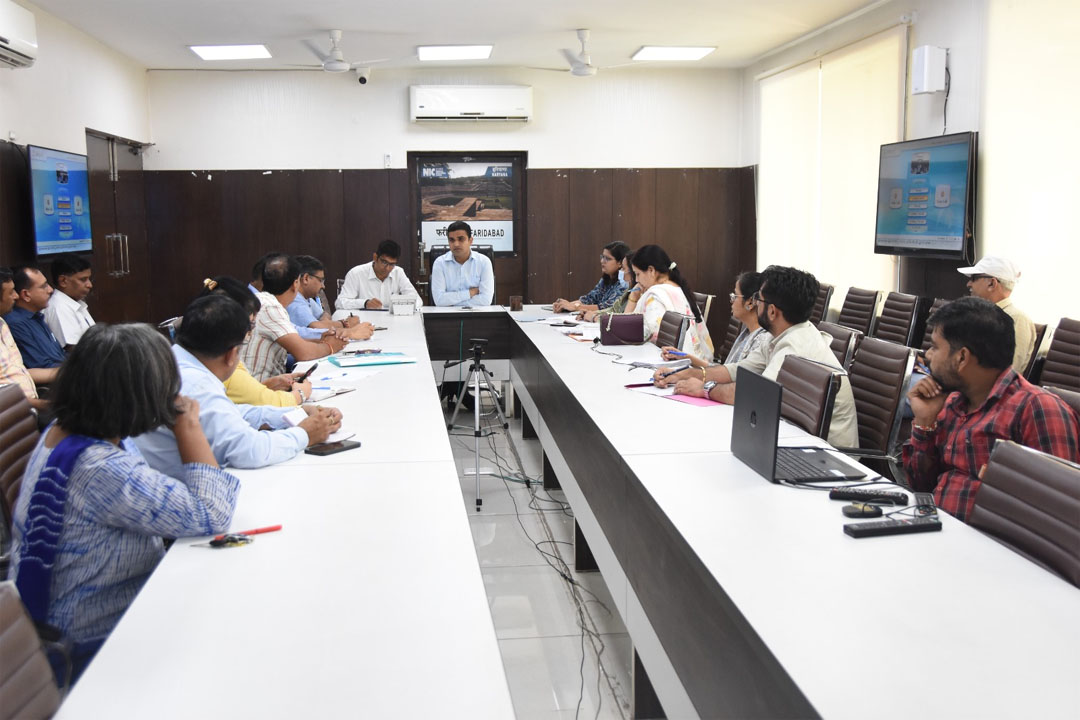 एनीमिया उन्मूलन अभियान में विद्यार्थियों के जरूर करें एचबी व अन्य टेस्ट : डीसी विक्रम सिंह