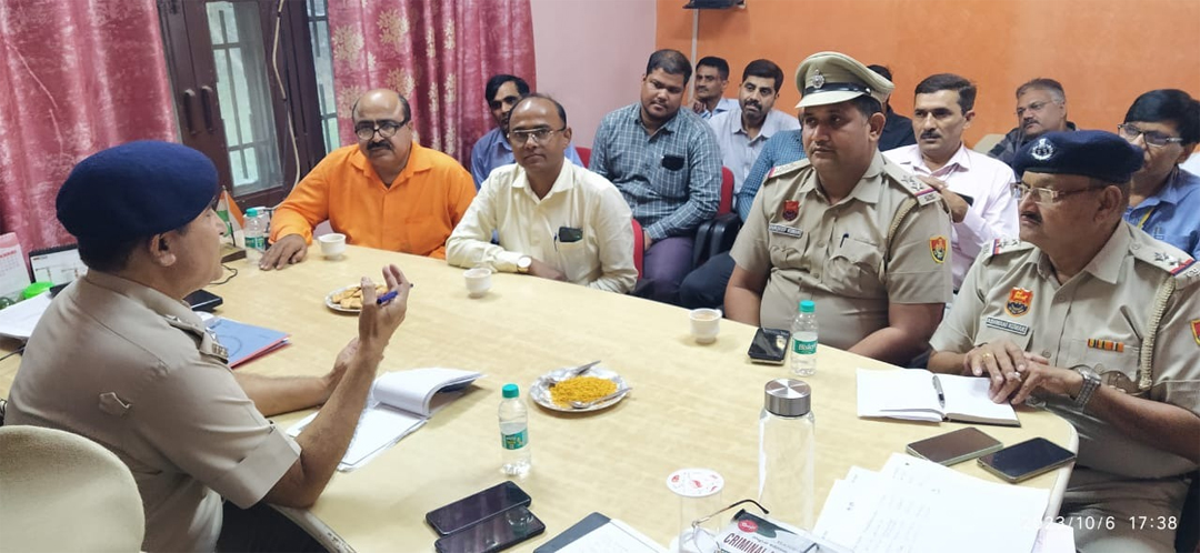 एसीपी सेंट्रल राजीव कुमार ने बैंक, पेट्रोल पंप और ज्वेलर्स की सुरक्षा को लेकर थाना बीपीटीपी के कार्यलय में मीटिंग कर दिए आवश्यक निर्देश