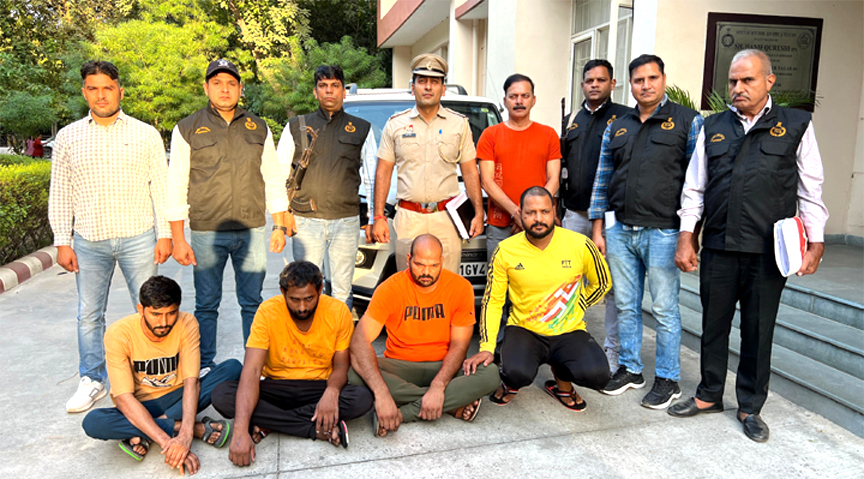 हत्या के प्रयास की दो वारदातों को अंजाम देने वाले फरार चल रहे 4 आरोपी को क्राइम ब्रांच सेक्टर-65 की टीम ने किया गिरफ्तार