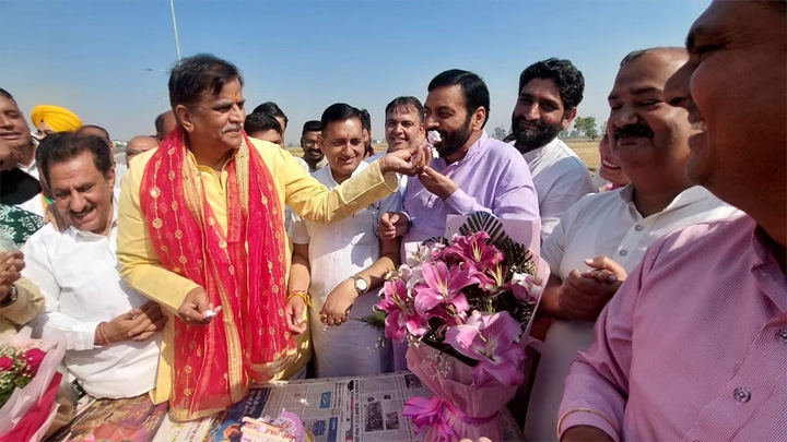 हरियाणा में फिर नॉन जाट फार्मूले पर BJP, जाट वोटर 22.2% लेकिन 4 पार्टियों में बंटे