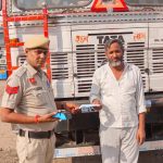 स्पेशल अभियान के तहत लेन चेंज वाहन चलाने वाले 115 वाहन चालकों के काटे गए चालान