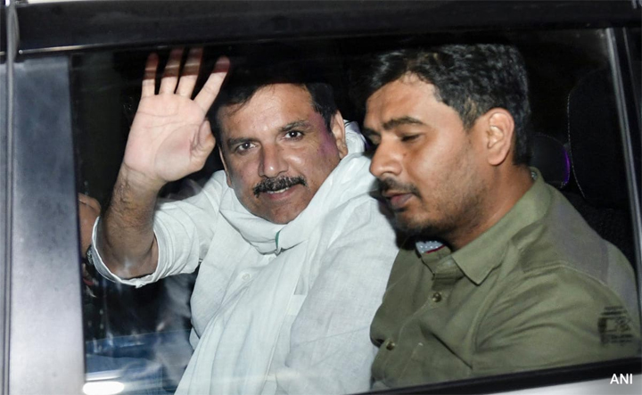 ED ने संजय सिंह के 3 करीबियों को समन भेजा