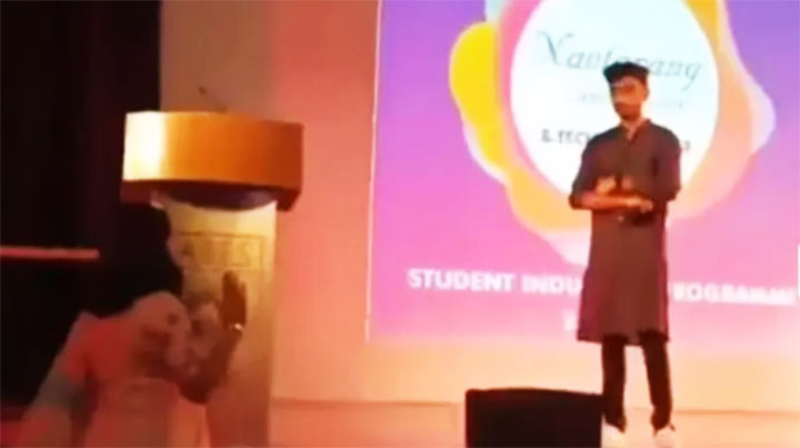 'जयश्री राम' बोलने से रोकने पर महिला प्रोफेसर सस्पेंड, इंजीनियरिंग कॉलेज के बाहर हिंदू दल ने पढ़ी हनुमान चालीसा