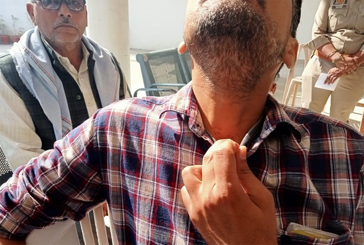 टीचर ने डंडा मारा, तो छात्र ने गोली मारी, भाई के साथ दो तमंचे लेकर आया