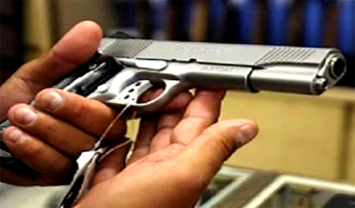 Amidst the war, there is a competition among Israelis to get a gun license, citizens are taking training in using weapons.