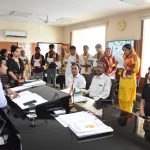 जिलाधीश विक्रम सिंह ने दिलाई 10 विदेशी नागरिकों को भारतीय नागरिकता की शपथ