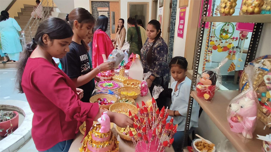 खजानी वूमैनस वोकेशनल इंस्टीट्यूट में दो दिवसीय दिपावली उत्सव का आयोजन