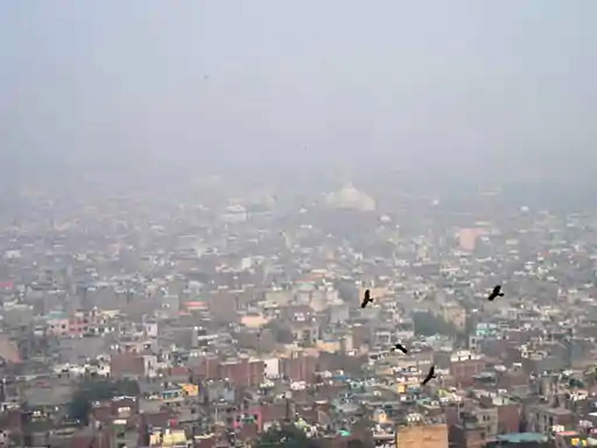 दिल्ली की हवा जहरीली, कई इलाकों में AQI 450 पार, 9-18 नवंबर तक विंटर वेकेशन