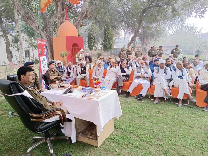 डीसीपी बल्लबगढ़ राजेश दुग्गल ने थाना छायंसा में सीनियर सिटीजन व आमजन को महिला विरुद्ध अपराध, साइबर अपराध व नशा के दुष्परिणाम और वरिष्ठ नागरिकों के अधिकारों के संबंध में जानकारी देकर किया जागरूक