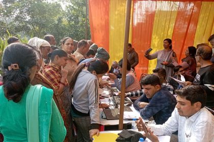 लोगों को घर के द्वार पर ही मिल रहा सरकारी योजनाओं का लाभ : अमित आहूजा