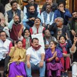 सुरक्षा चूक पर संसद में हंगामा, 49 लोकसभा सांसद सस्पेंड