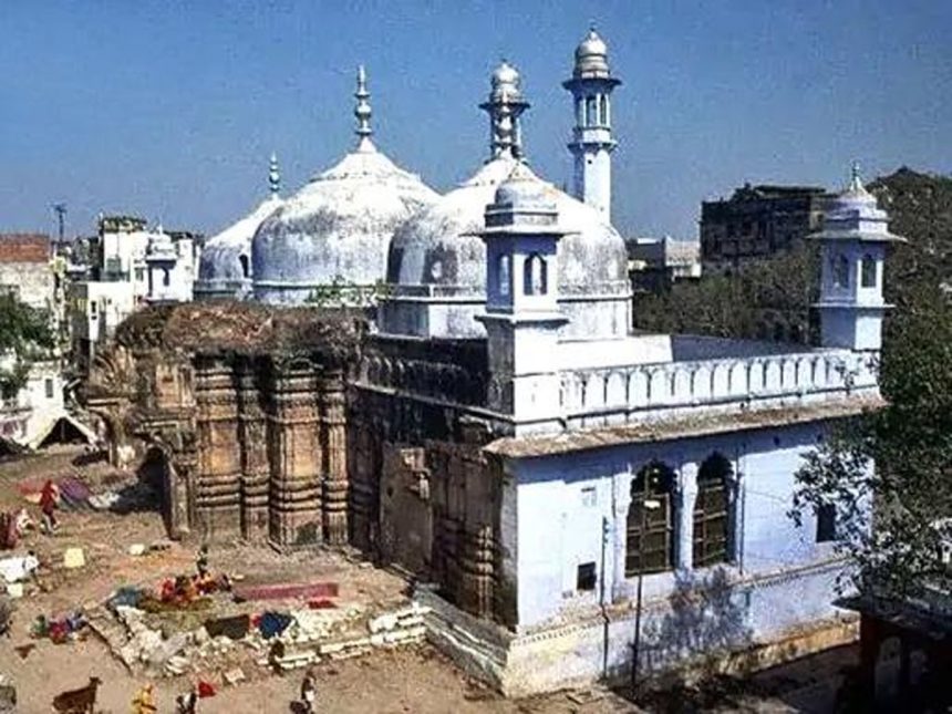 ज्ञानवापी केस : मुस्लिम पक्ष की 5 याचिकाएं खारिज, मंदिर मरम्मत को चुनौती दी थी