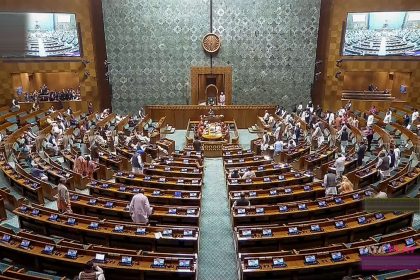 ऐतिहासिक रहा संसद का शीतकालीन सत्र, 18 बिल पास हुए, पहली बार 146 सांसद निलंबित