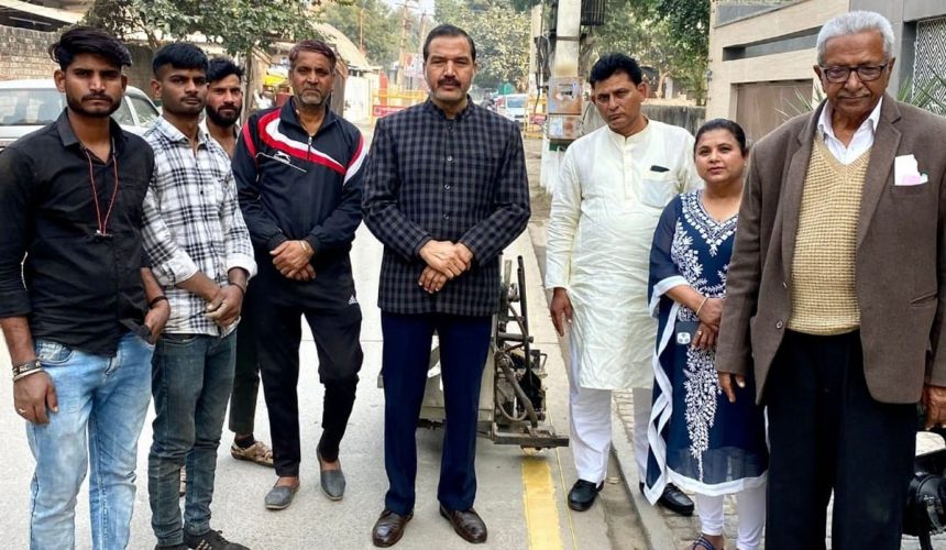 ब्लांक मे सुरक्षा के लिए रेडियम युक्त पीली पट्टी का निर्माण