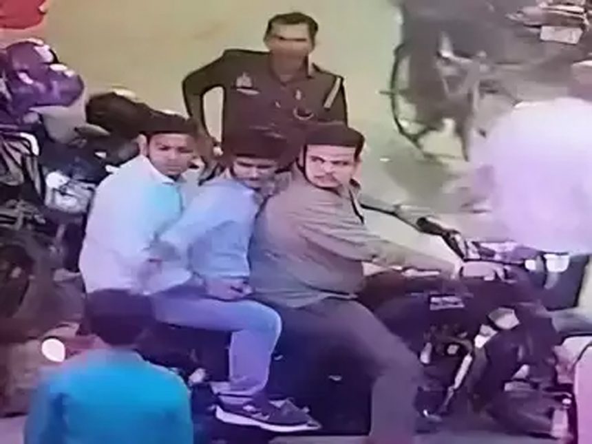 IIT-BHU की छात्रा से गैंगरेप के तीनों आरोपी अरेस्ट, सभी BJP IT सेल के मेंबर