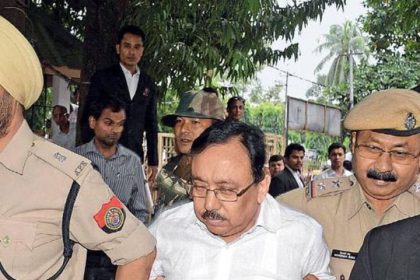 असम कैश फॉर जॉब स्कैम मामले में 15 अफसर सस्पेंड