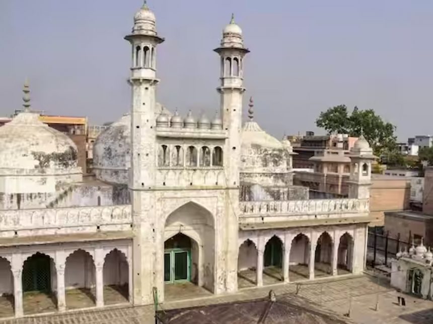 ज्ञानवापी सर्वे की रिपोर्ट ASI ने कोर्ट को सौंपी, मुस्लिम पक्ष की मांग- सार्वजनिक न करें