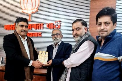 भाजपा जिला अध्यक्ष राज कुमार वोहरा ने किया वरिष्ठ कार्यकर्ताओं का सम्मान